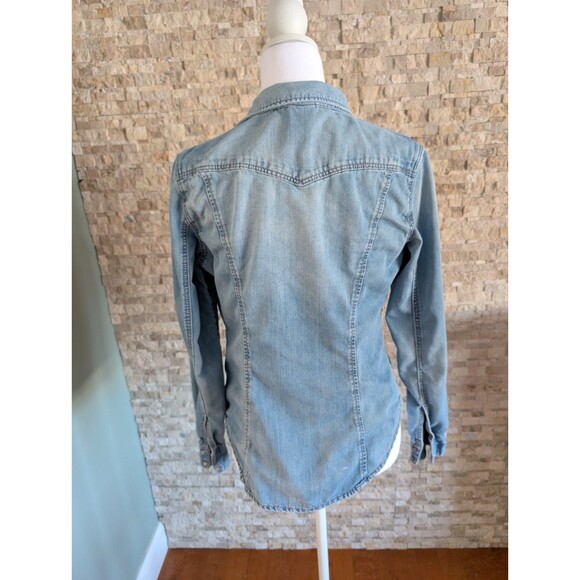 Light Chambray Blue Denim Button Down Shirt Women Western Cowgirl Slim Aughts - Picture 2 of 14